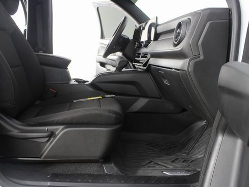 Used 2024 Chevrolet Colorado Trail Boss w/ Technology Package image 21