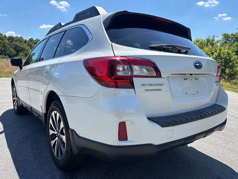 Used 2016 Subaru Outback 2.5i Limited AWD/4WD image 3