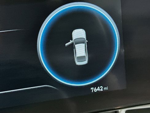 Used 2023 Hyundai Elantra Limited image 18