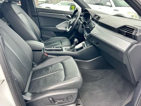 Used 2021 Audi Q3 2.0T Premium w/ Convenience Package AWD/4WD image 8