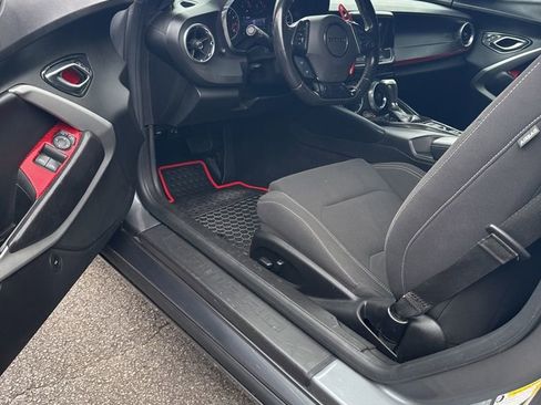 Used 2020 Chevrolet Camaro LT w/ RS Package RWD image 9