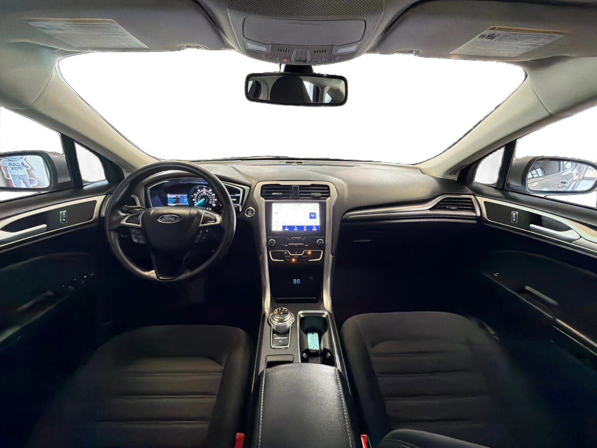 Used 2020 Ford Fusion SE AWD/4WD image 16
