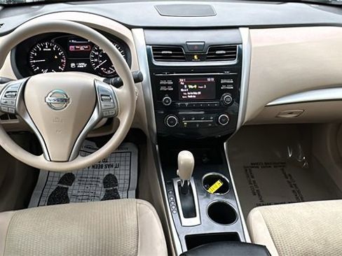 Used 2014 Nissan Altima 2.5 S w/ Display Audio Package image 22