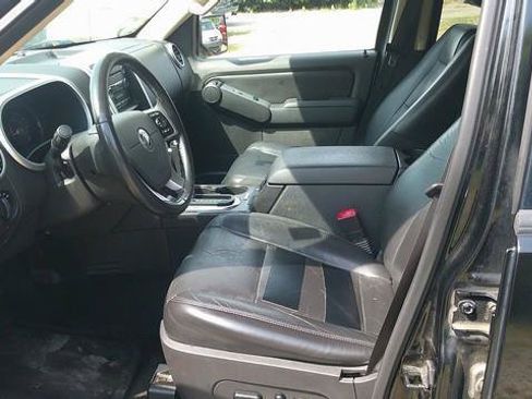 Used 2010 Mercury Mountaineer AWD image 5