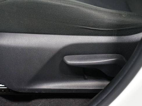 Certified 2022 Toyota RAV4 LE image 30