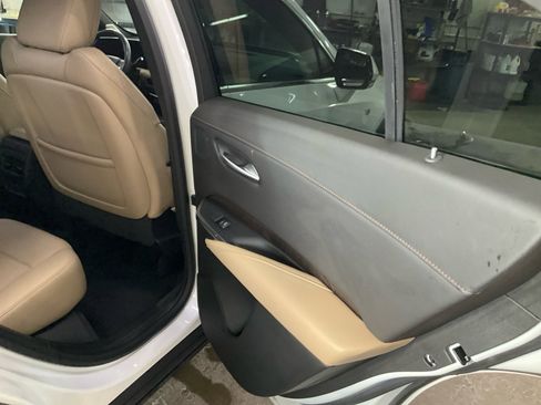 Used 2024 Cadillac XT4 Premium Luxury image 21