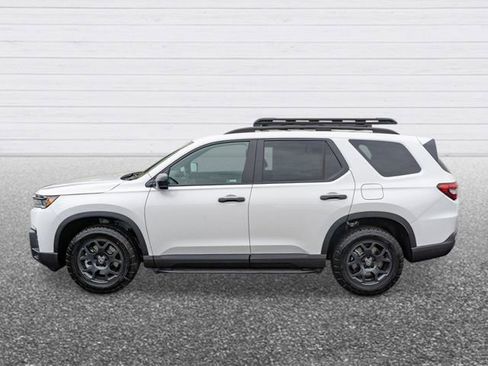 New 2026 Honda Pilot TrailSport image 2