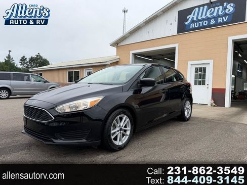 Used 2018 Ford Focus SE FWD image 1