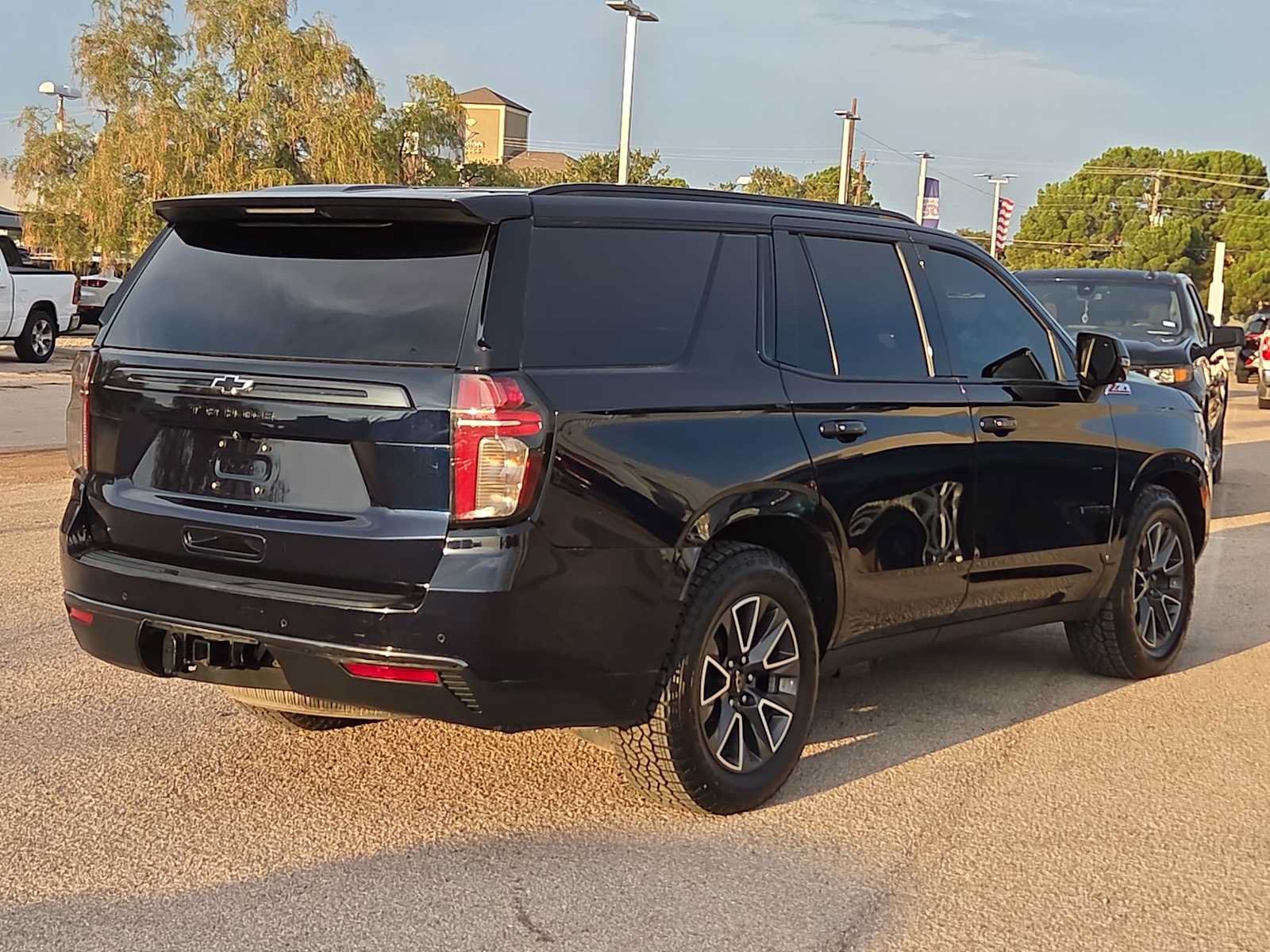 Used 2022 Chevrolet Tahoe Z71 w/ Z71 Off-Road Package AWD/4WD image 8