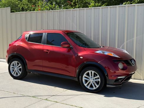 Used 2013 Nissan Juke SL FWD image 3