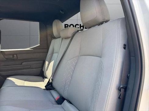 Certified 2025 Toyota Tacoma SR5 AWD/4WD image 36
