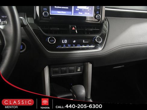 Certified 2022 Toyota Corolla Cross LE AWD/4WD image 11