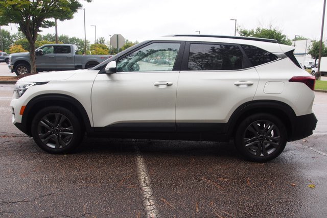 Used 2023 Kia Seltos S w/ Navigation Package FWD image 4