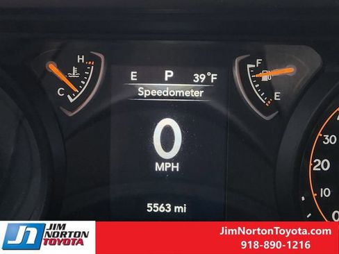 Used 2025 Jeep Wrangler Sport image 18