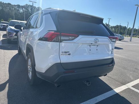 Used 2021 Toyota RAV4 XLE w/ Convenience Package AWD/4WD image 3