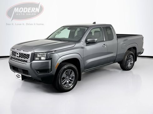 Used 2025 Nissan Frontier SV image 1