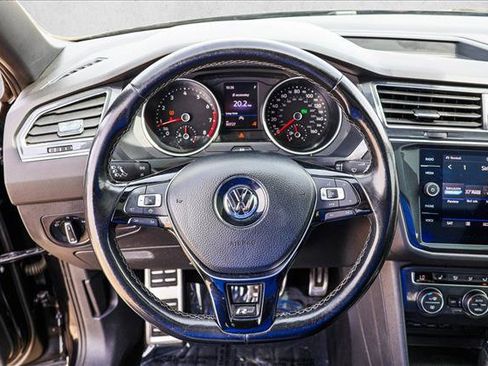 Used 2020 Volkswagen Tiguan SE R-Line AWD/4WD image 12