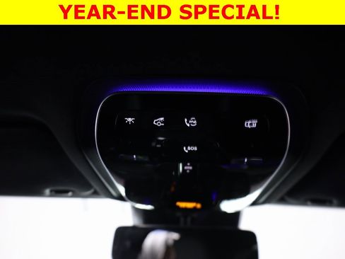 Used 2025 Mercedes-Benz GLC 300 4MATIC image 34