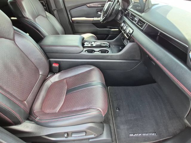 Used 2025 Honda Pilot Black Edition image 21