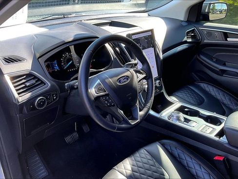 Used 2023 Ford Edge Titanium w/ Cargo Accessory Package AWD/4WD image 4