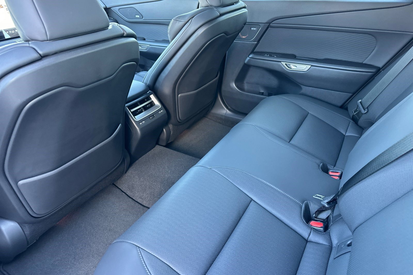 New 2026 Lexus ES 350h w/ Cold Area Package FWD image 22