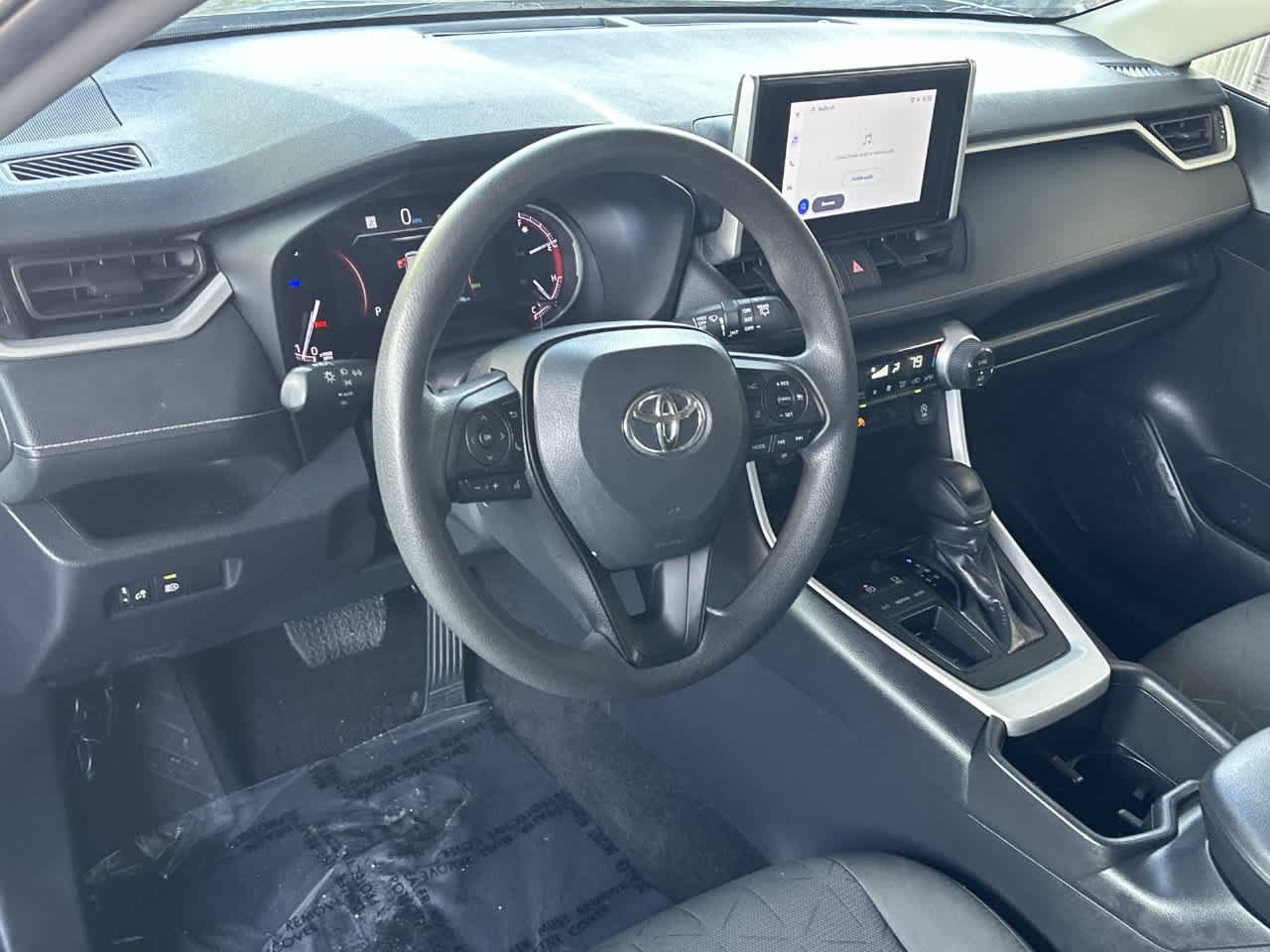 Used 2024 Toyota RAV4 XLE FWD image 13