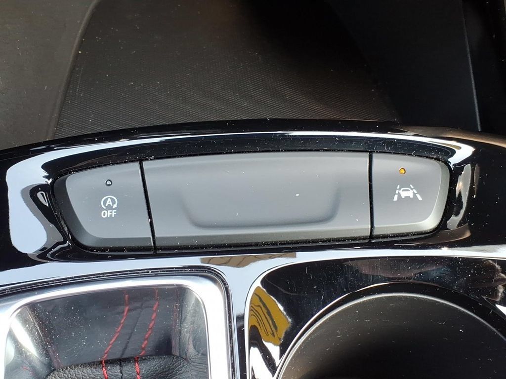 Used 2025 Chevrolet Trax RS w/ Driver Confidence Package FWD image 20