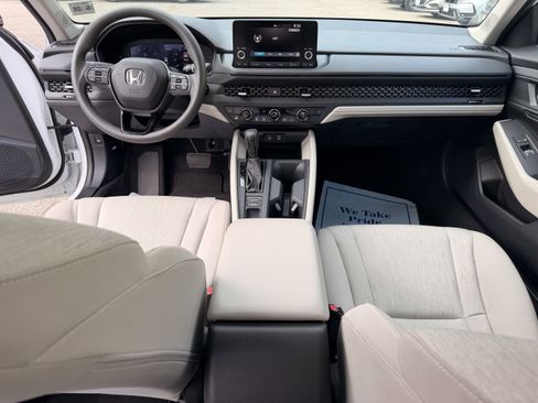 Certified 2023 Honda Accord EX image 12