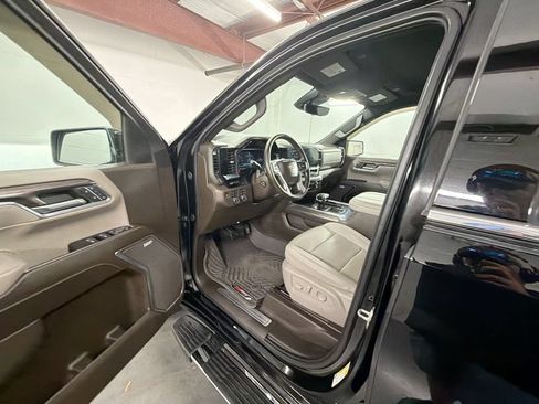 Used 2024 Chevrolet Silverado 1500 LTZ AWD/4WD image 10