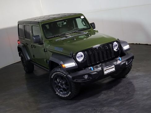 Used 2023 Jeep Wrangler Unlimited w/ Cold Weather Group AWD/4WD image 7