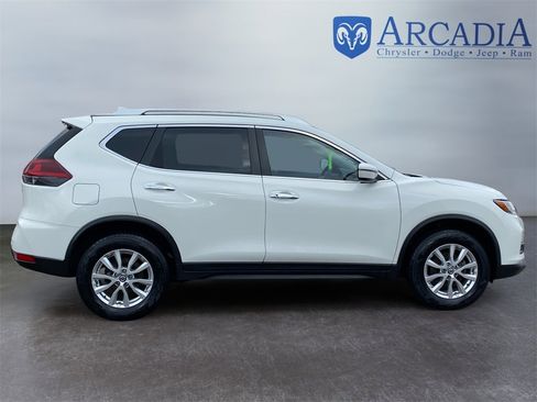 Used 2020 Nissan Rogue SV image 6