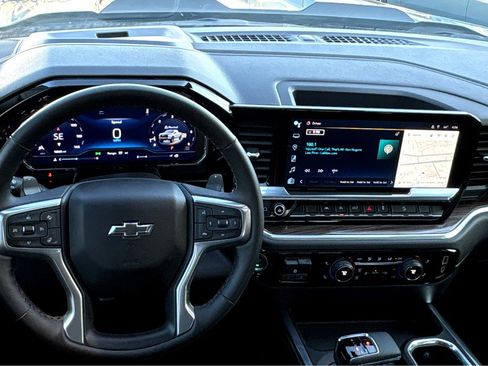 Used 2025 Chevrolet Silverado 1500 LT Trail Boss w/ Convenience Package II image 4