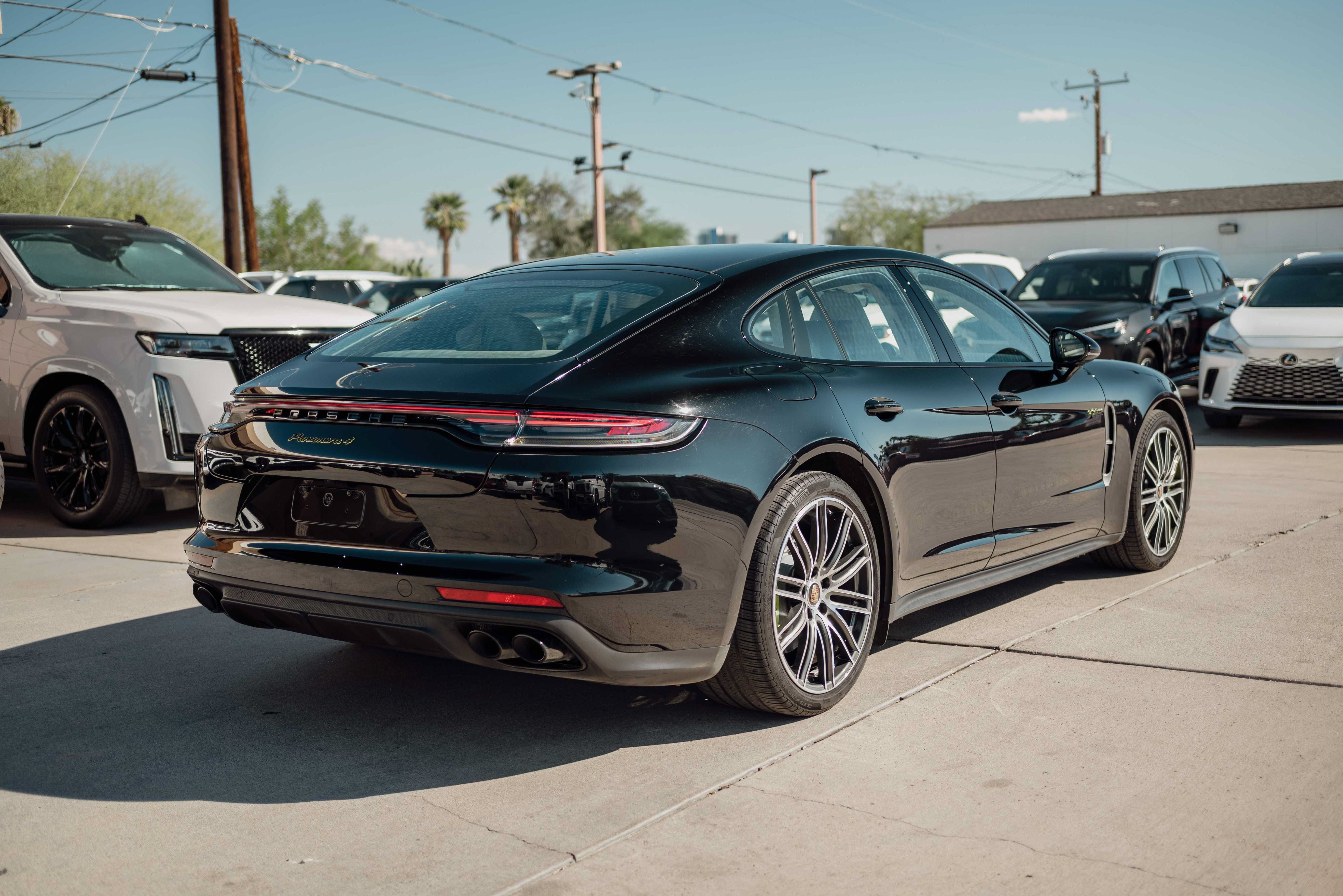 Used 2023 Porsche Panamera 4 Platinum Edition AWD/4WD image 4