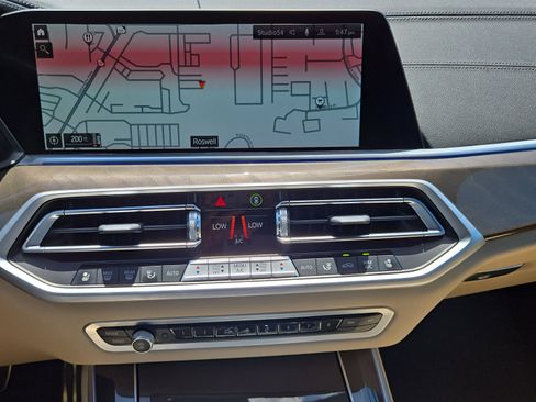 Used 2022 BMW X5 xDrive40i w/ M Sport Package image 21