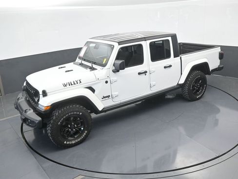 Used 2024 Jeep Gladiator Sport image 48