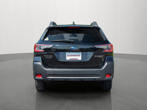 Used 2024 Subaru Outback Premium AWD/4WD image 6