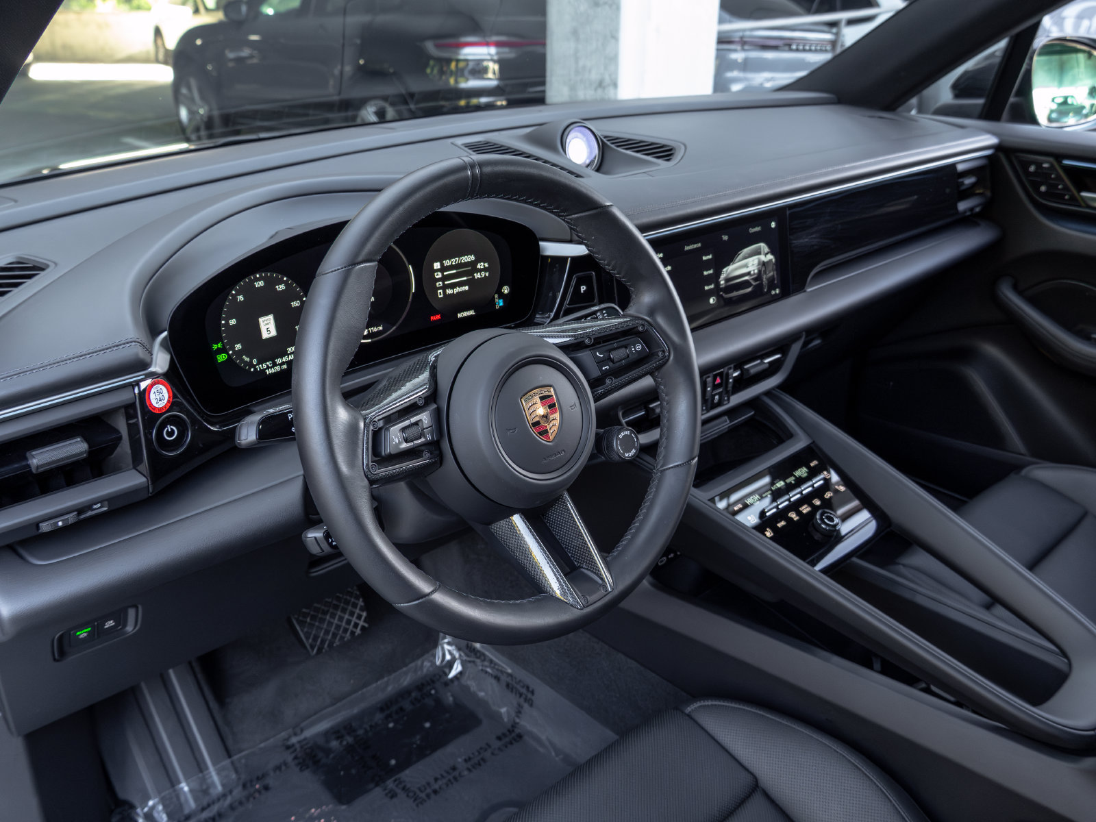 Certified 2025 Porsche Macan 4 Electric AWD/4WD image 4