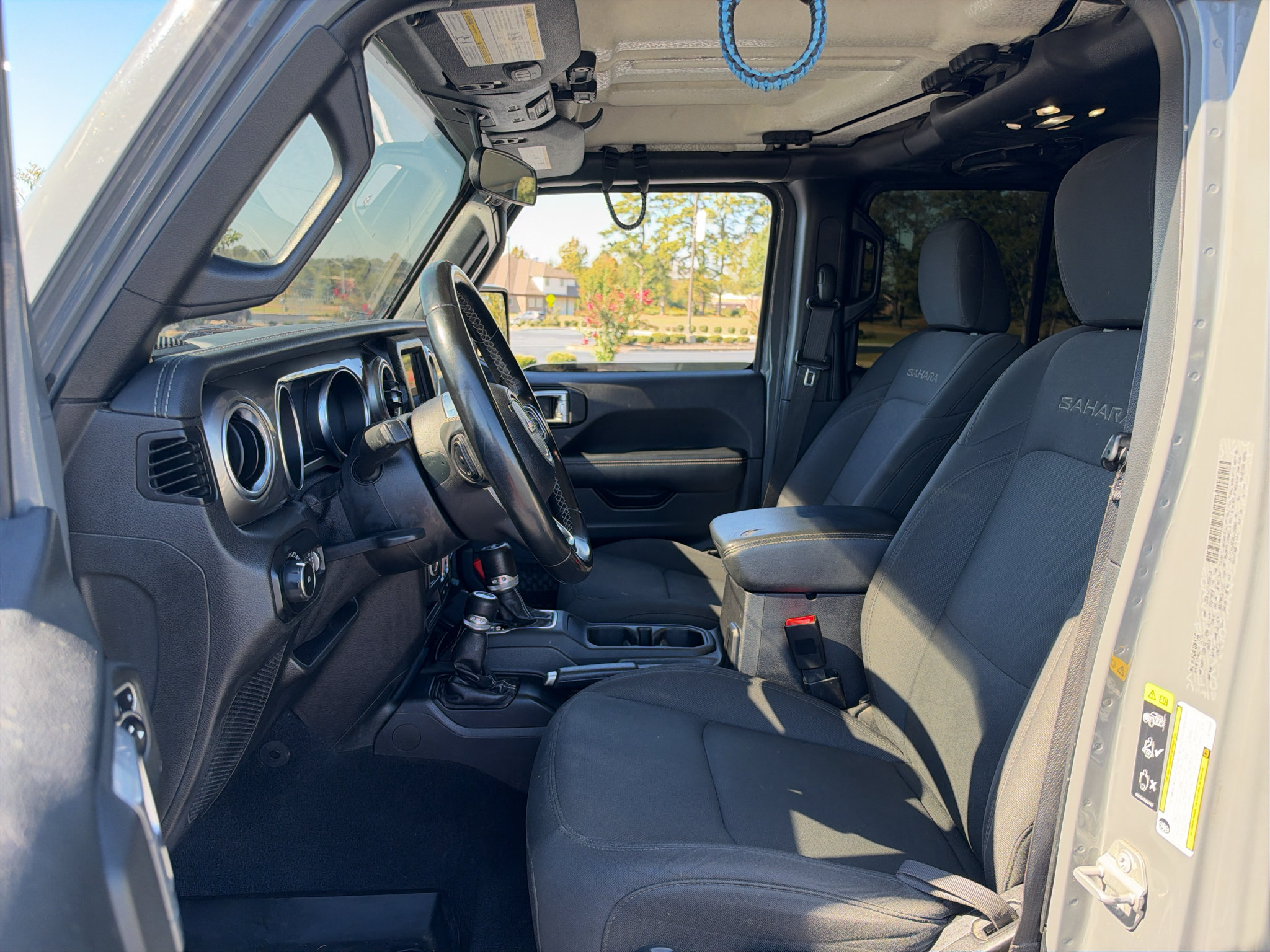 Used 2020 Jeep Wrangler Unlimited Sahara w/ LED Lighting Group AWD/4WD image 12