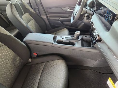 Used 2026 Nissan Sentra SV w/ SV Convenience Package FWD image 12