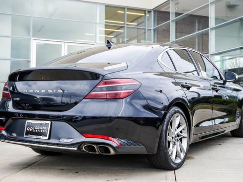 Used 2022 Genesis G70 2.0T image 10