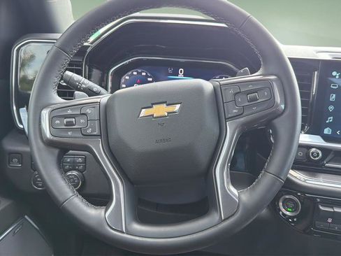 Used 2024 Chevrolet Silverado 1500 High Country w/ High Country Premium Package AWD/4WD image 9