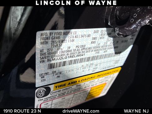 Certified 2024 Lincoln Navigator Reserve AWD/4WD image 32