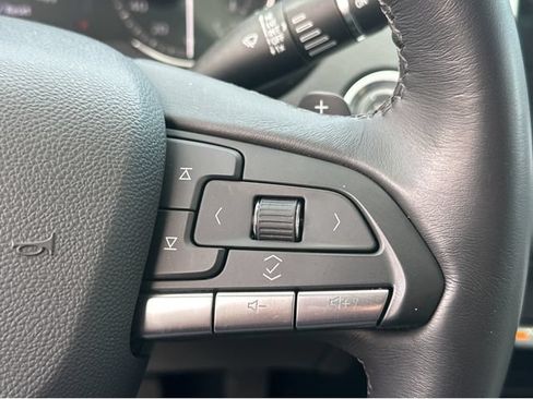 Certified 2023 Cadillac XT4 Luxury FWD image 29