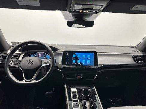 Used 2024 Volkswagen Atlas Cross Sport SE image 22