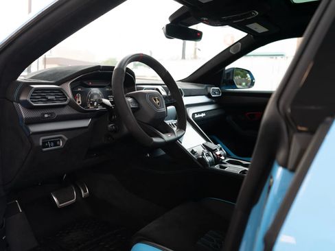 Used 2024 Lamborghini Urus Performante AWD/4WD image 16
