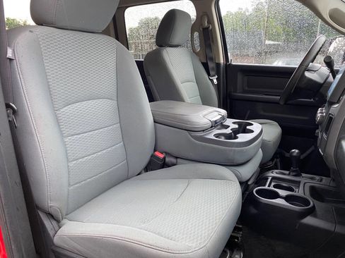 Used 2013 RAM 2500 Tradesman w/ Chrome Appearance Group image 17