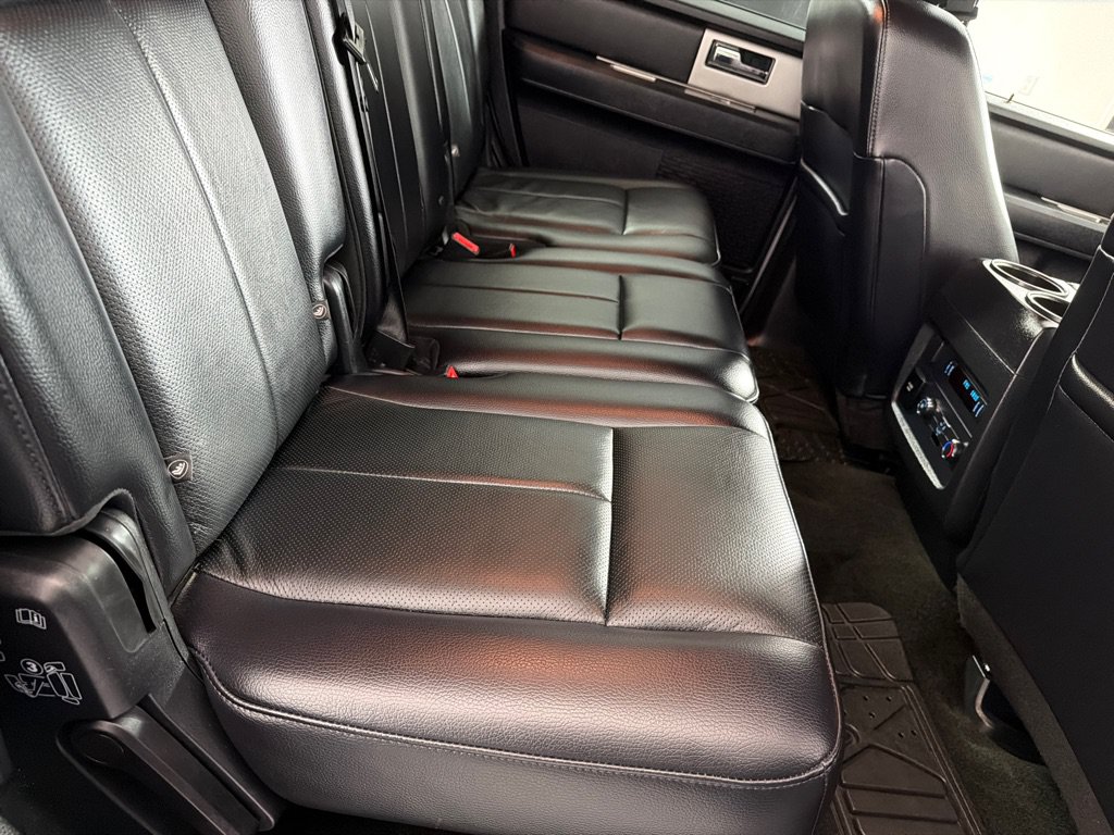 Used 2017 Ford Expedition XLT w/ Equipment Group 202A AWD/4WD image 21