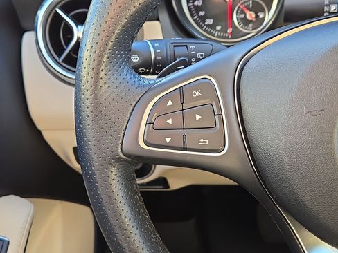 Used 2018 Mercedes-Benz GLA 250 4MATIC image 21