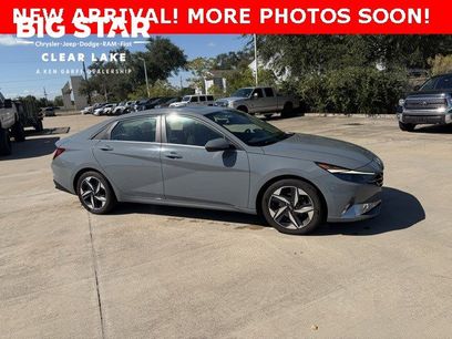 Used 2021 Hyundai Elantra SEL w/ Convenience + Premium Package