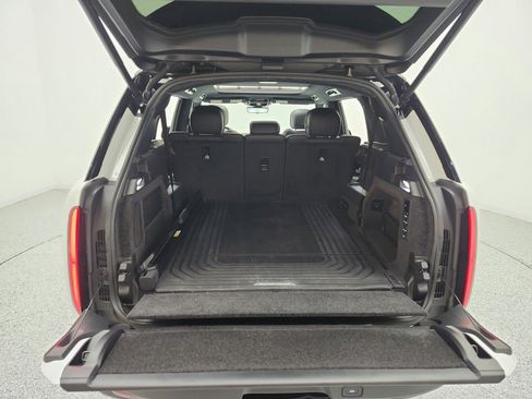 Used 2025 Land Rover Range Rover Long Wheelbase SE image 22